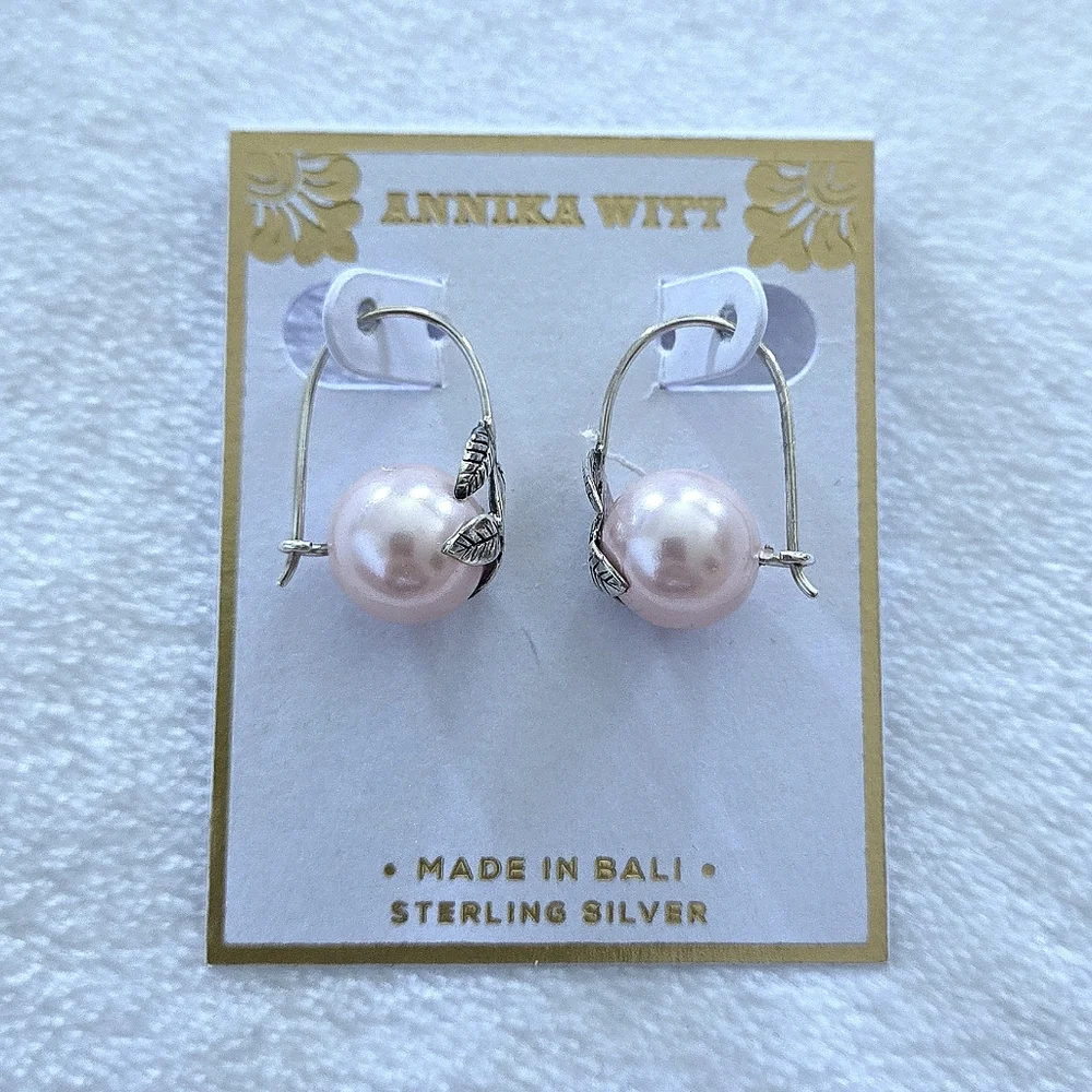 Annika Witt Pink🩷 Pearl And Leaves🍃 Earrings - Picture 2 of 16